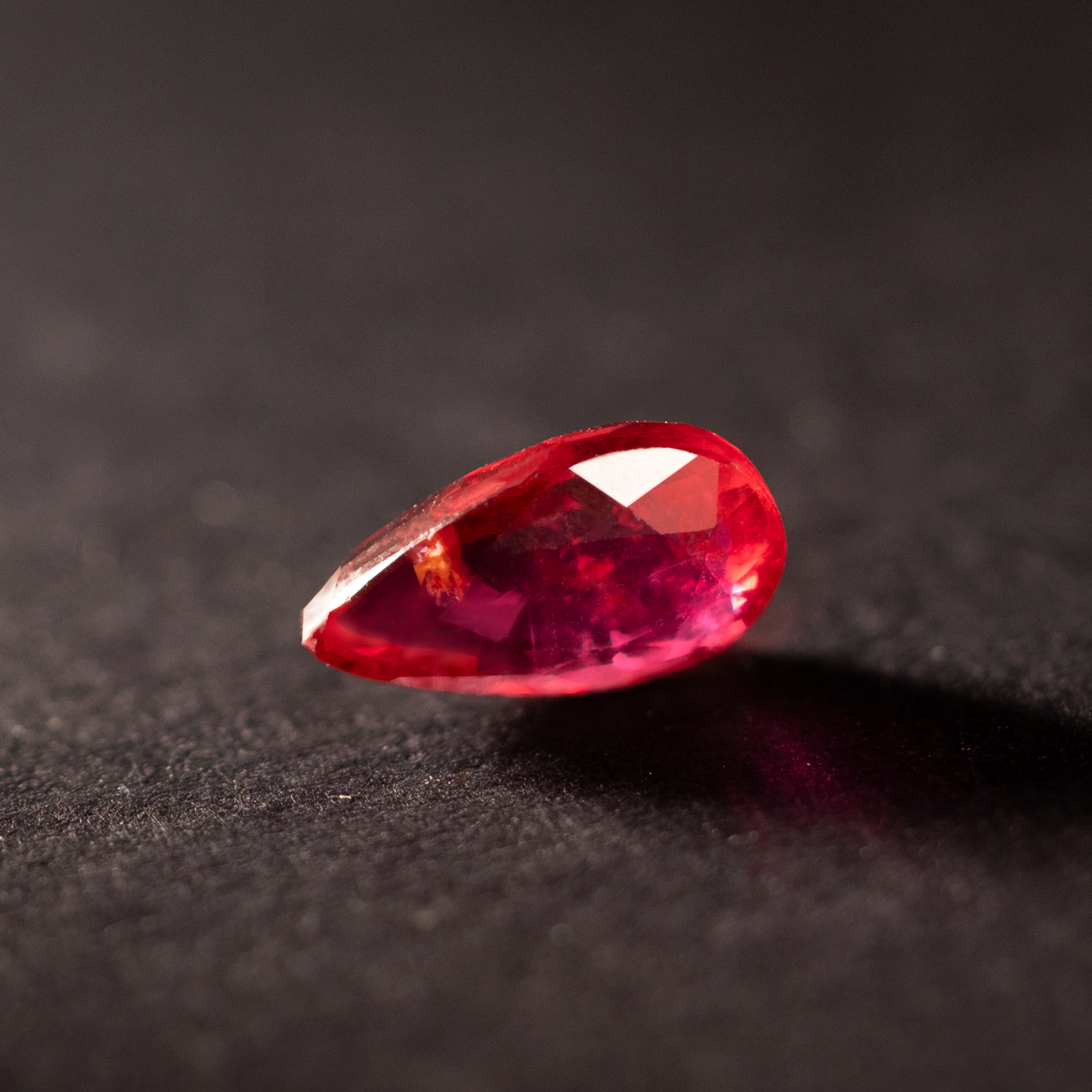 Pear Natural Ruby Pigeon Blood Red 1.04 CT