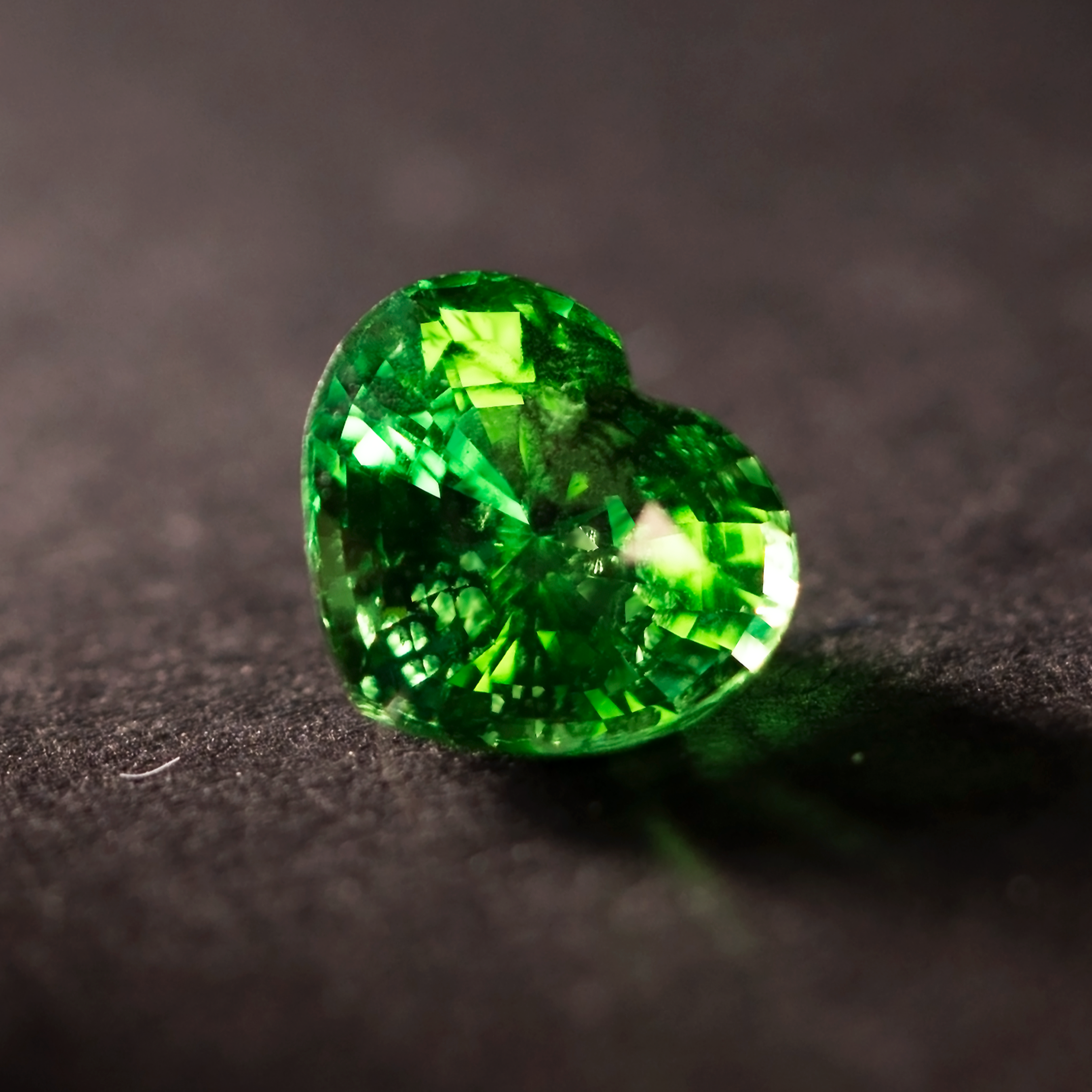 Heart-shaped Natural Colored Gemstone Garnet Tsavorite Posidonia Green 1.62ct