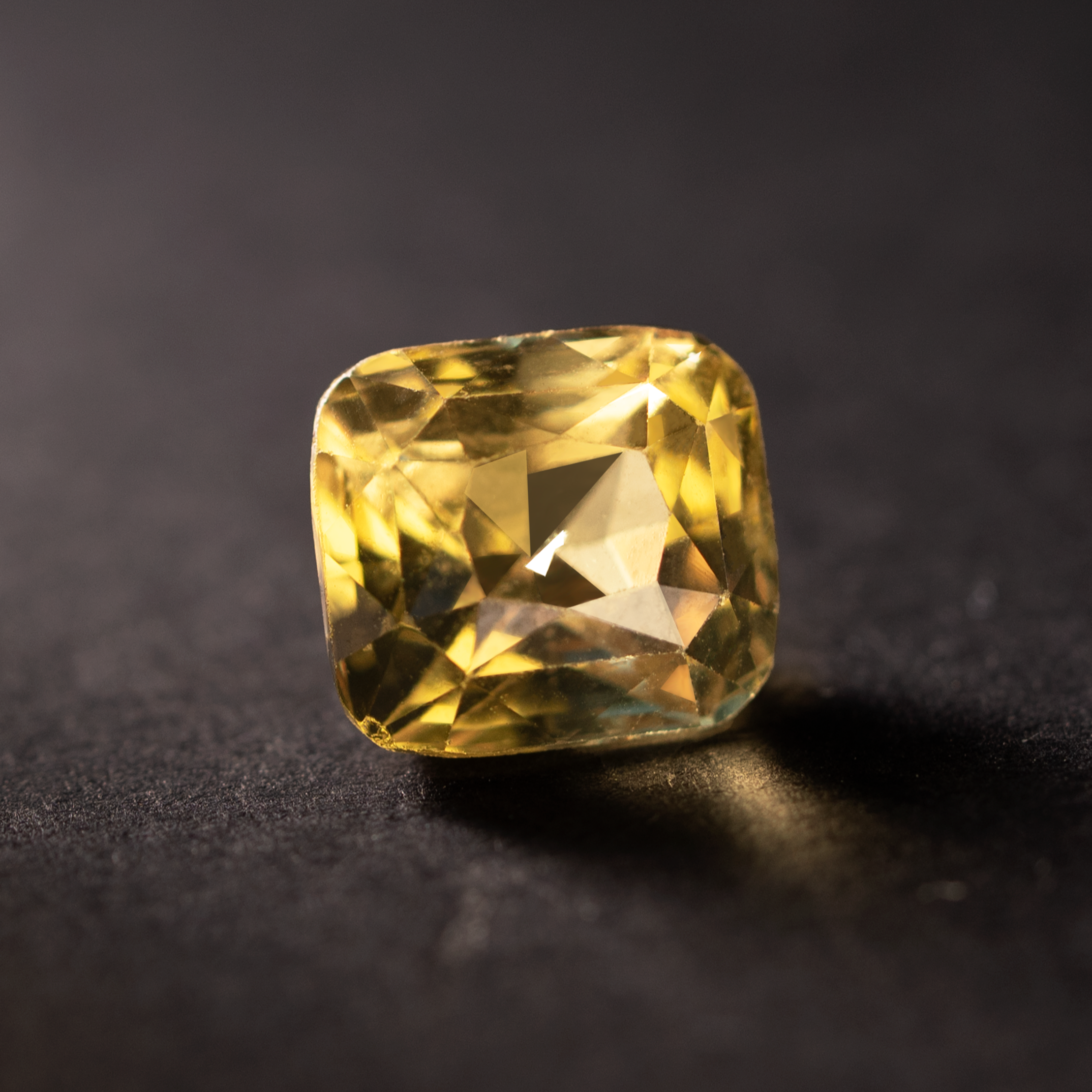 Cushion Natural Colored Sapphire Gemstone Yellow 3.04 CT