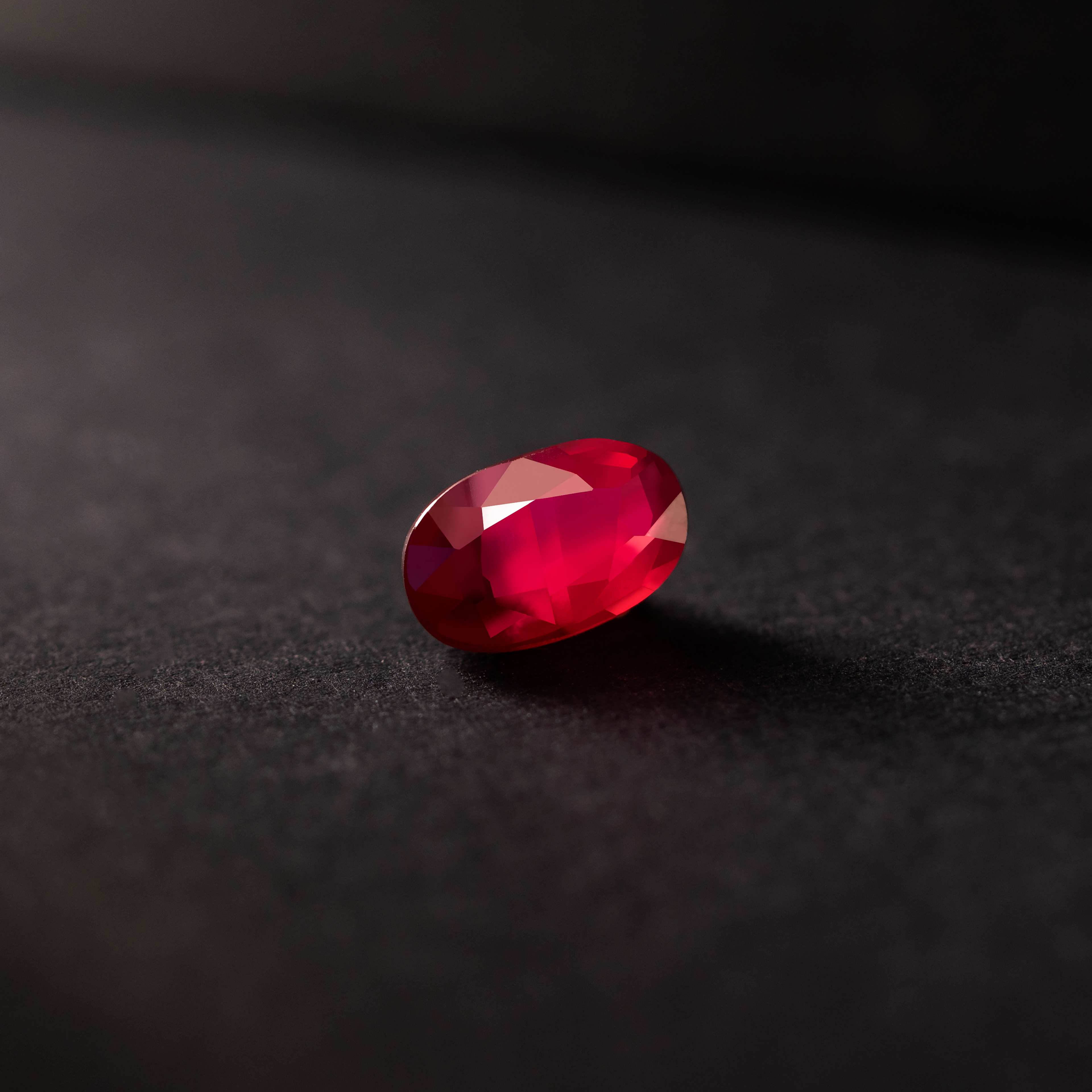 Oval Natural Colored Gemstone Ruby Unheated Pigeon Blood Red 1.23 CT