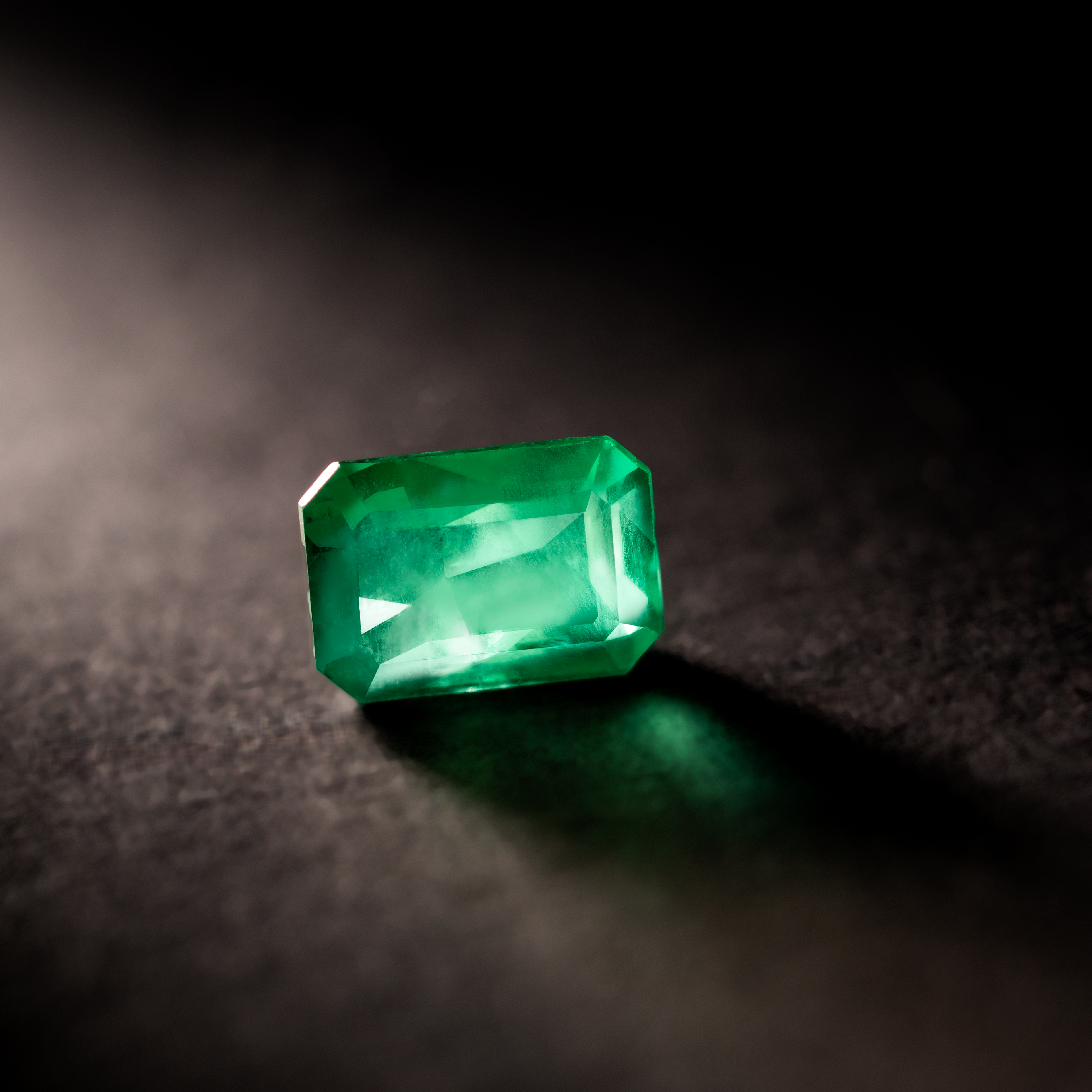 Natural Colored Gemstone Emerald 1.95 CT