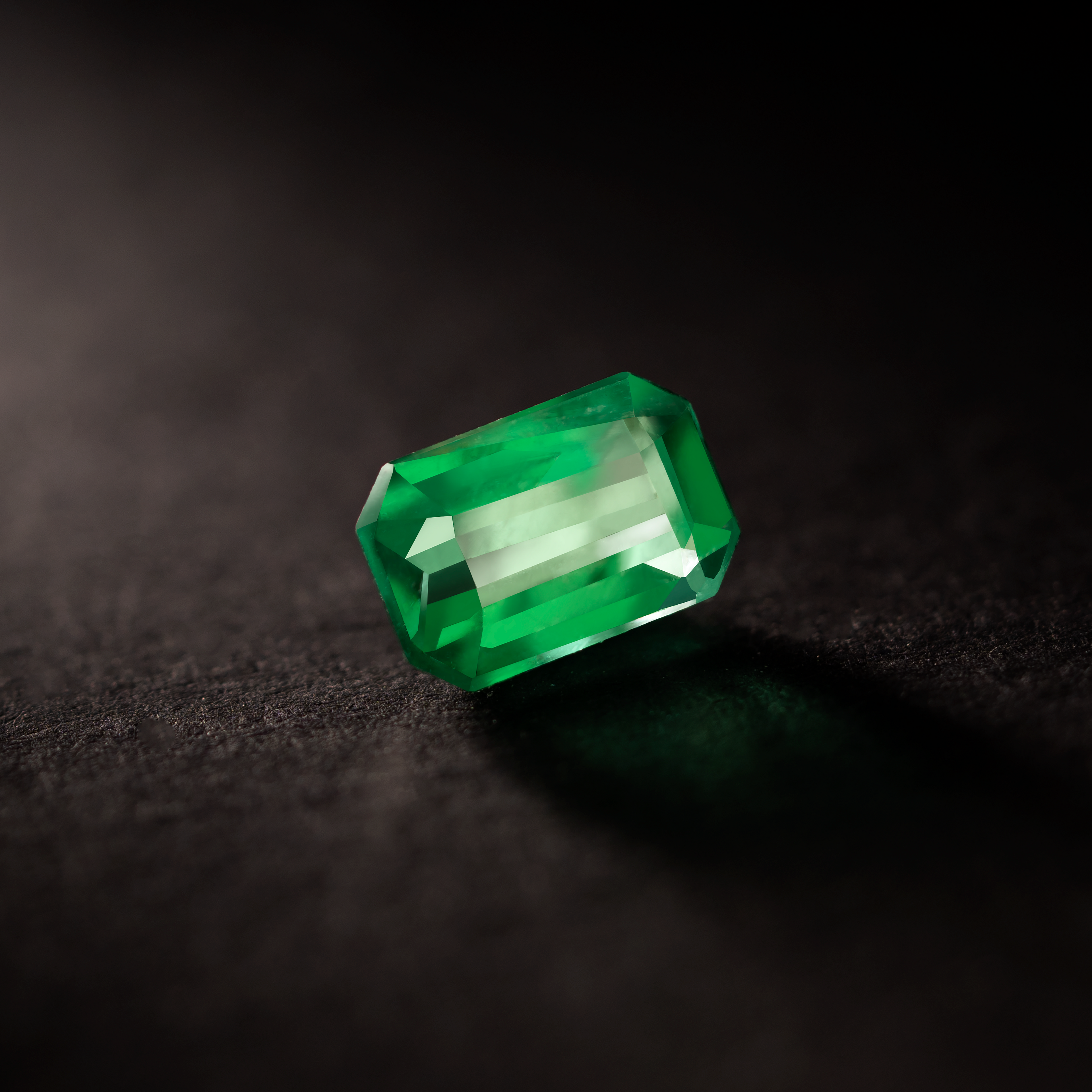 Emerald Natural Colored Gemstone Vivid Green Emerald with Slight Oiling 1.43 CT