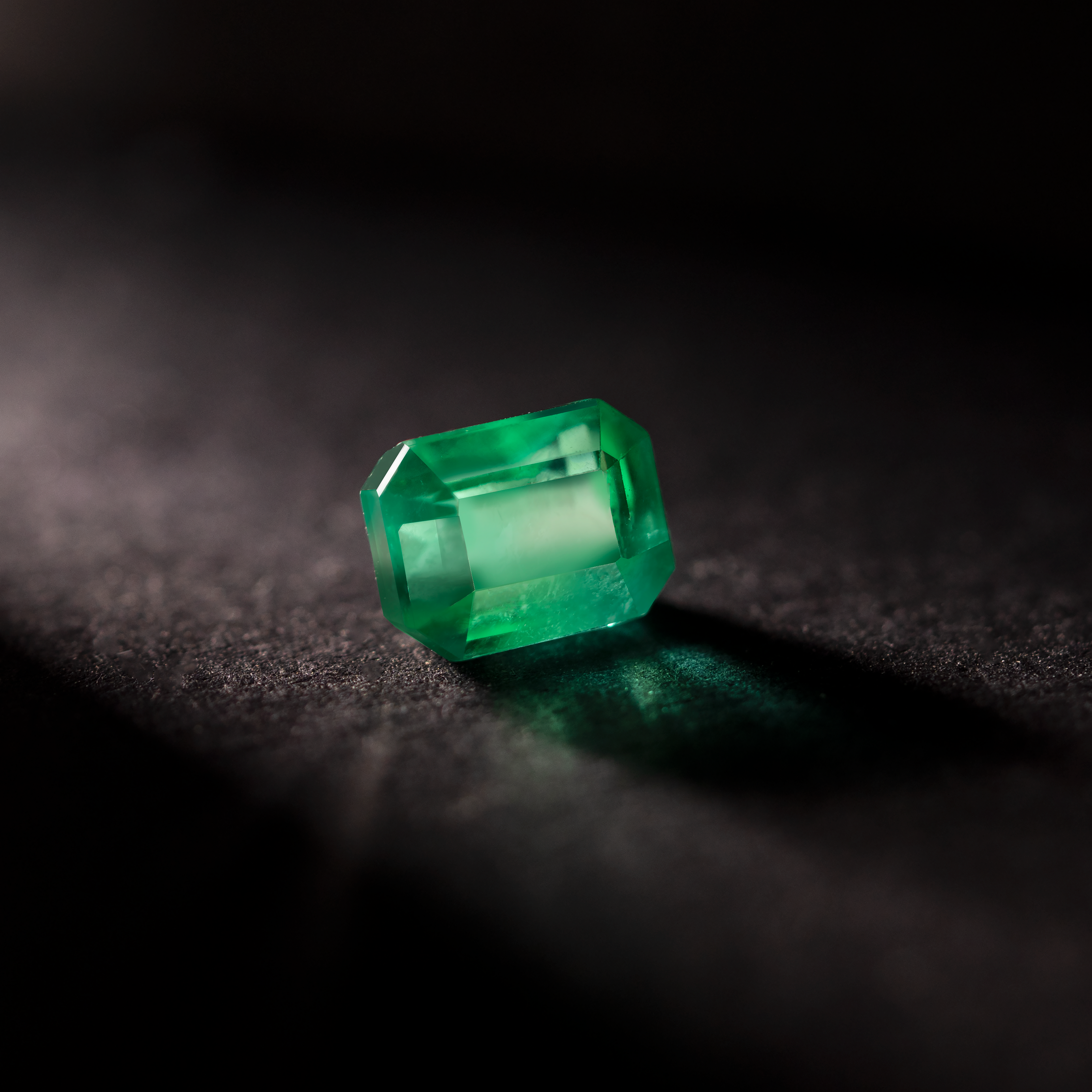 Emerald Natural Colored Gemstone Muzo Green Emerald 2.22 CT