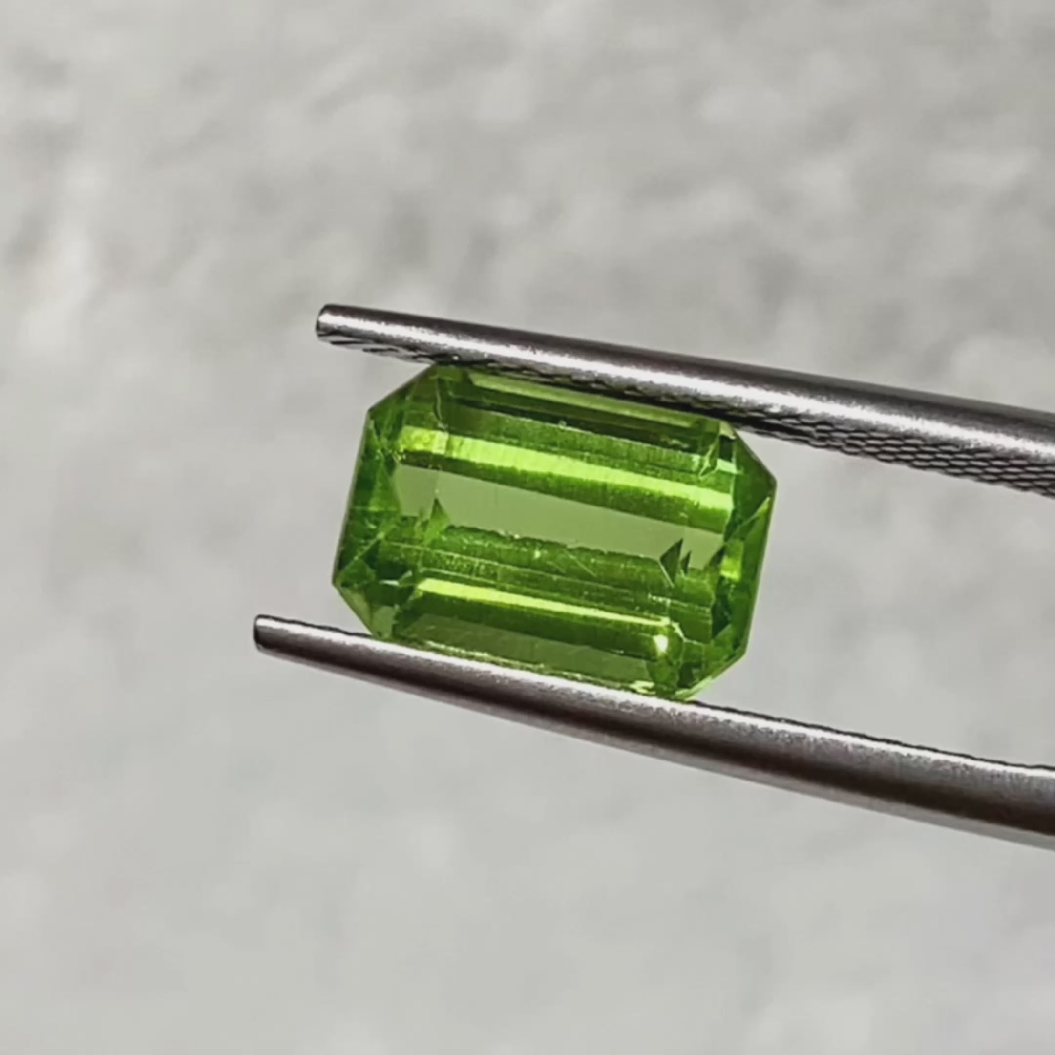 Emerald Natural Colored Gemstone Green Peridot 3.63 CT