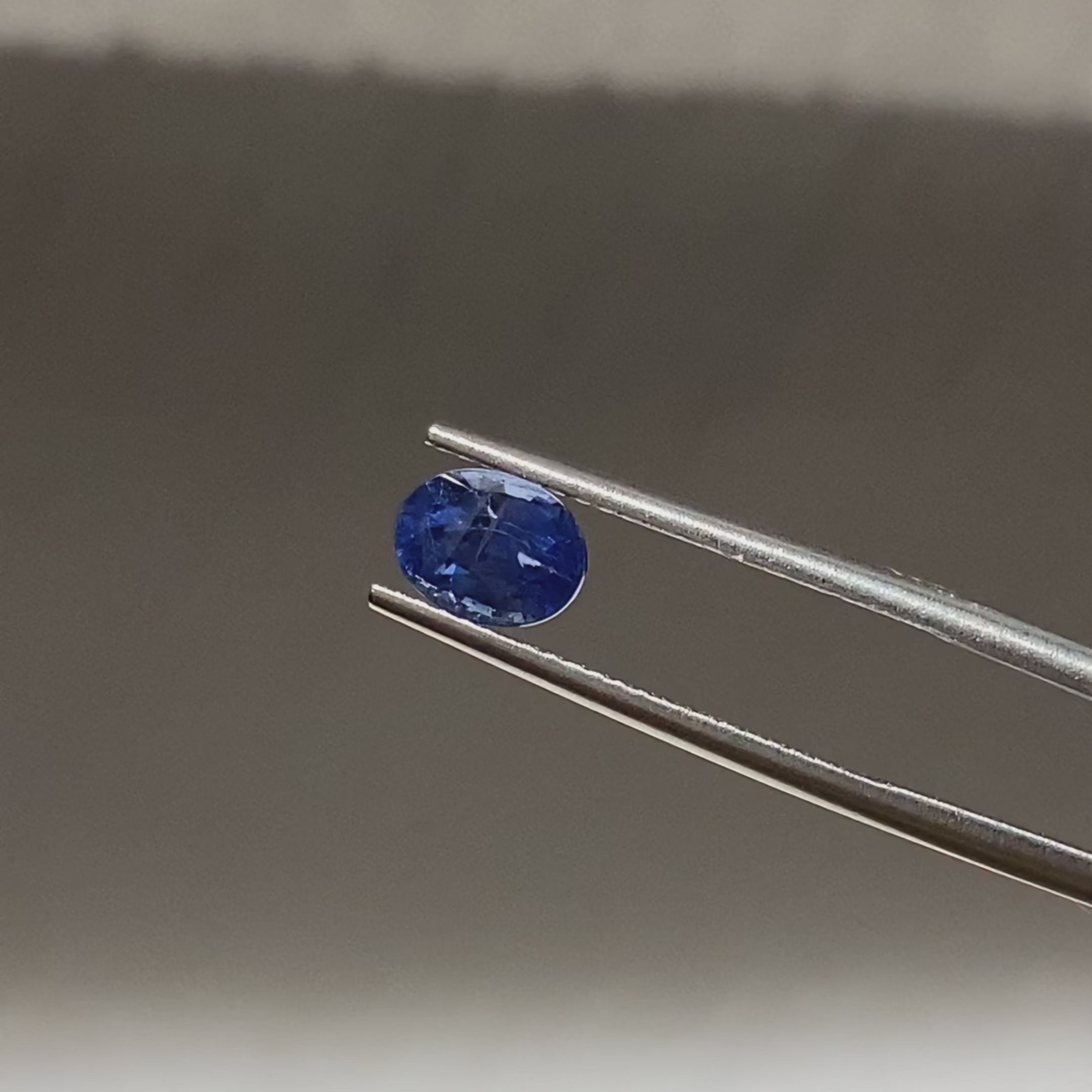 Oval Natural Colored Gemstone Cornflower Blue Sapphire 1.24CT