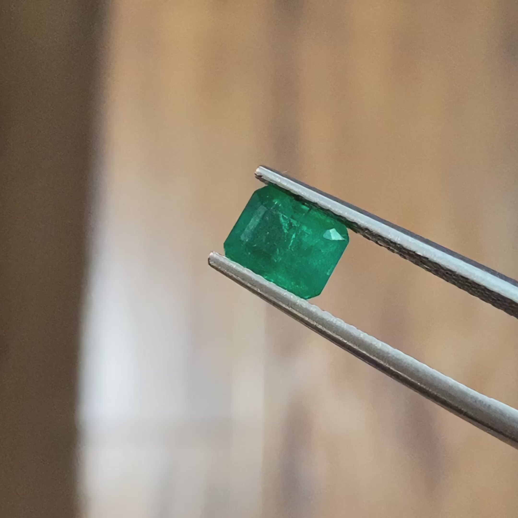 Rectangular Natural Emerald Gemstone Muzo Vivid Green 1.62 CT