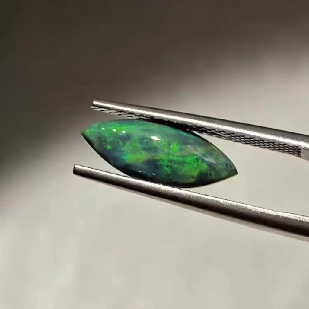 Oval Australian Natural Gemstone Green Opal Stone 1.1 CT