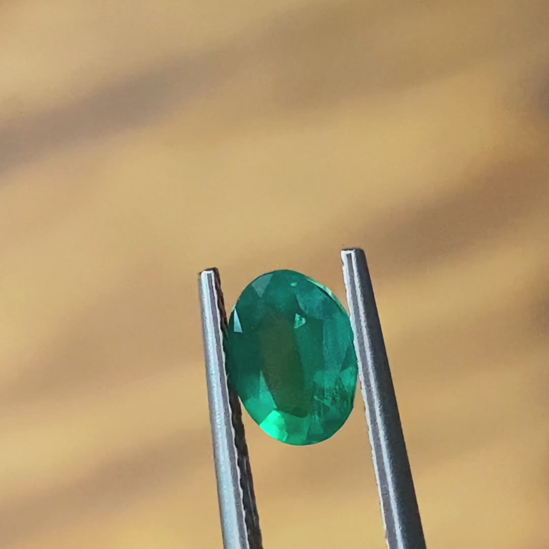 Oval Natural Colored Gemstone Muzo Green Emerald 0.82CT