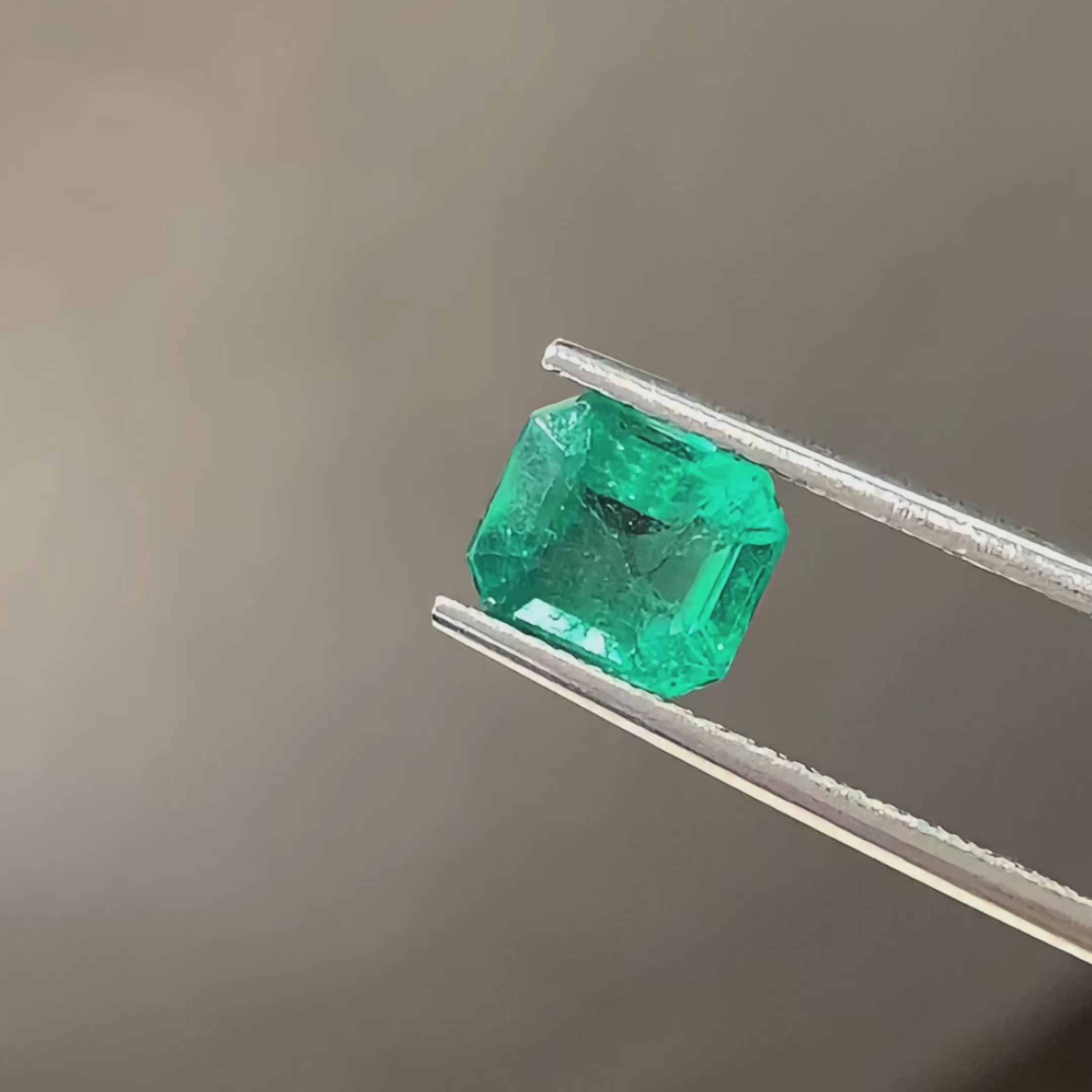 Emerald Natural Colored Gemstone Vivid Green 1.75 CT