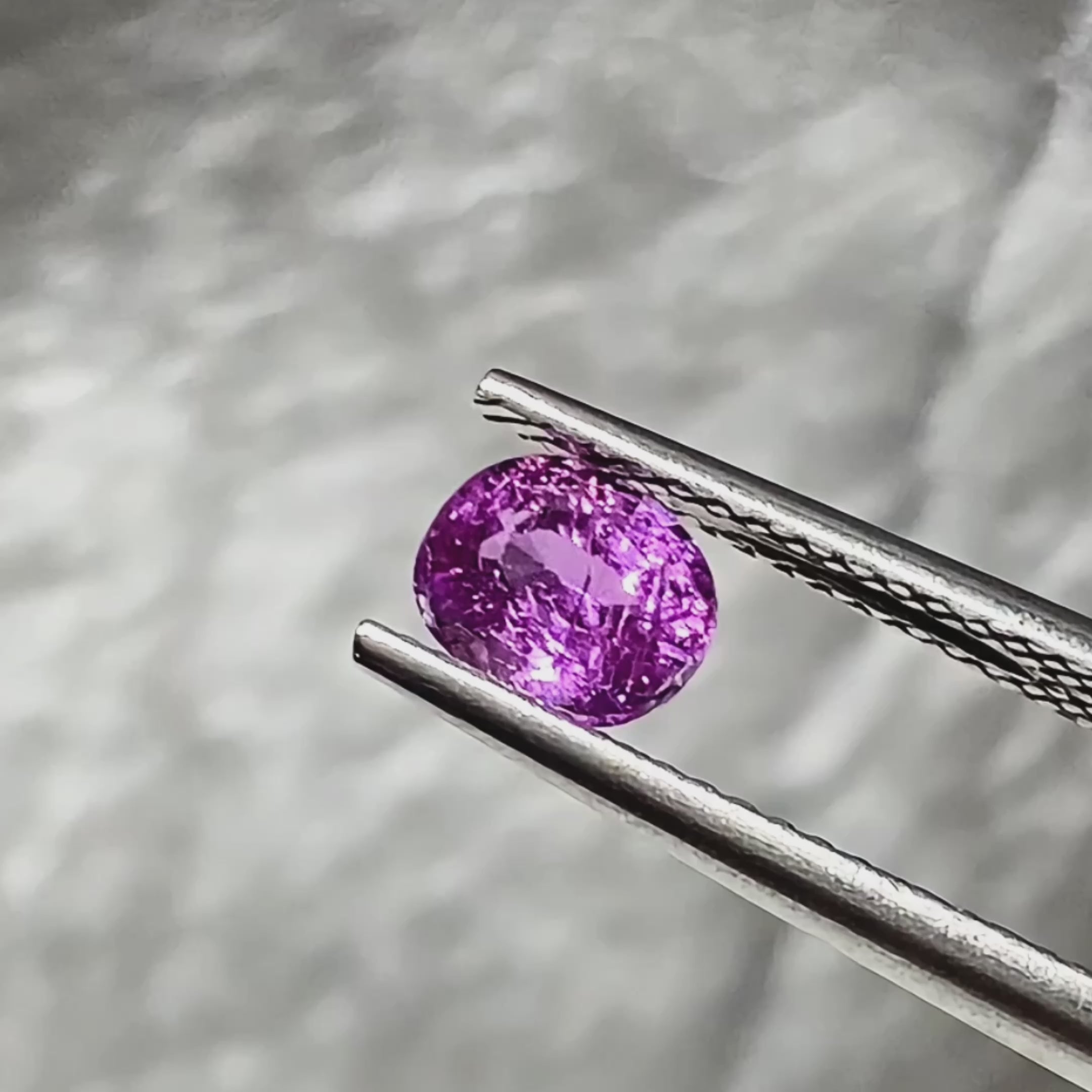 Oval Natural Colored Gemstone Pinkish-purple Sapphire 0.88 CT