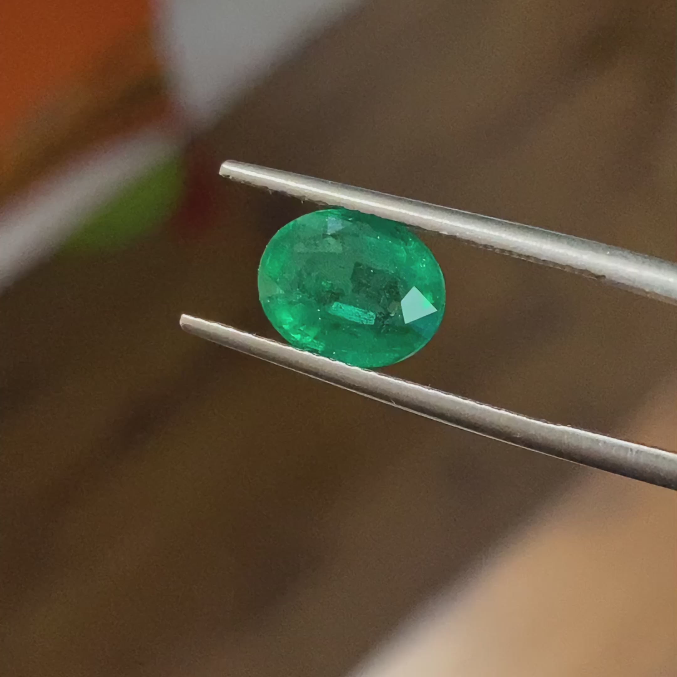 Oval Natural Emerald Gemstone Muzo Vivid Green 2.32CT