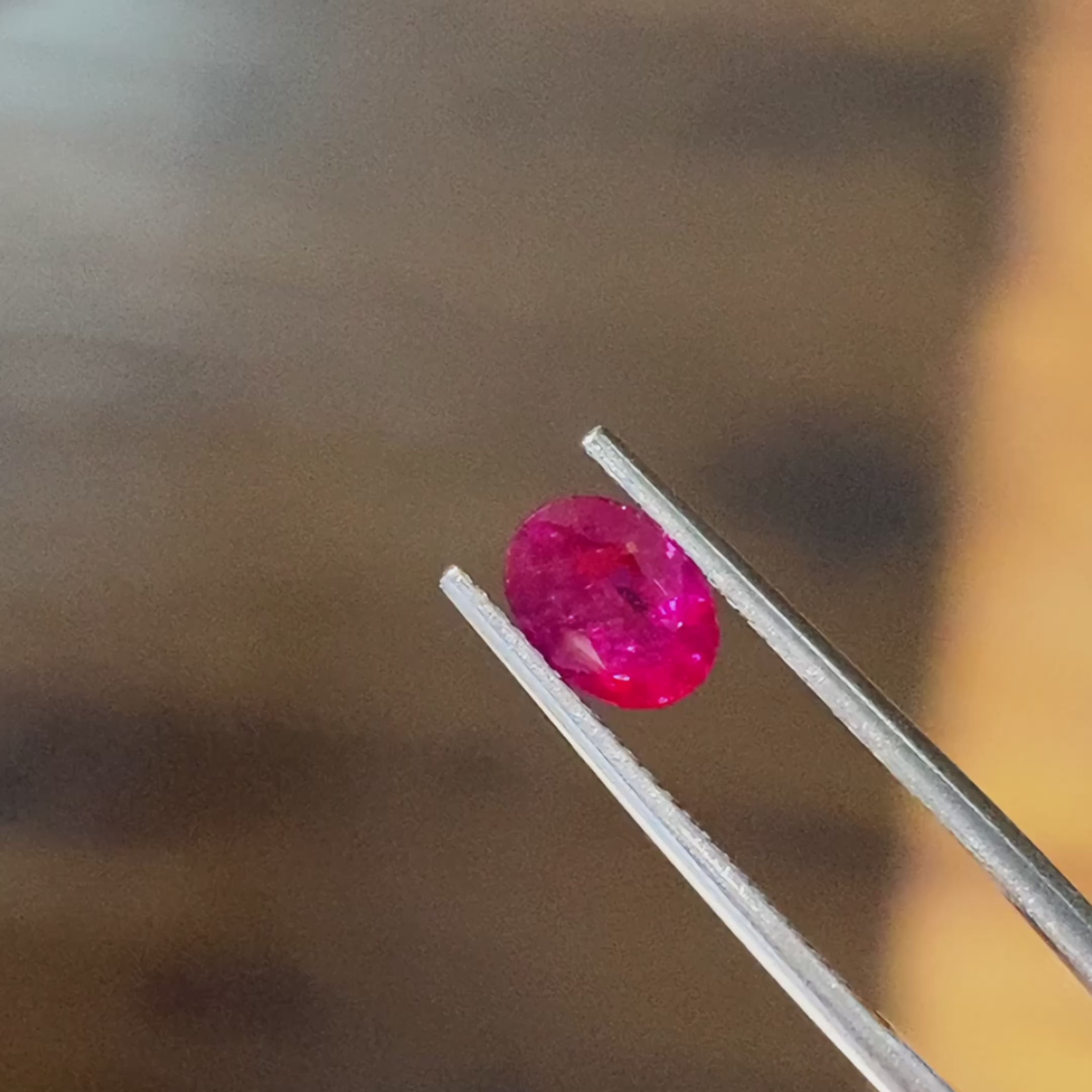 Oval Natural Colored Gemstone Unheated Pigeon Blood Red Ruby 1.09CT