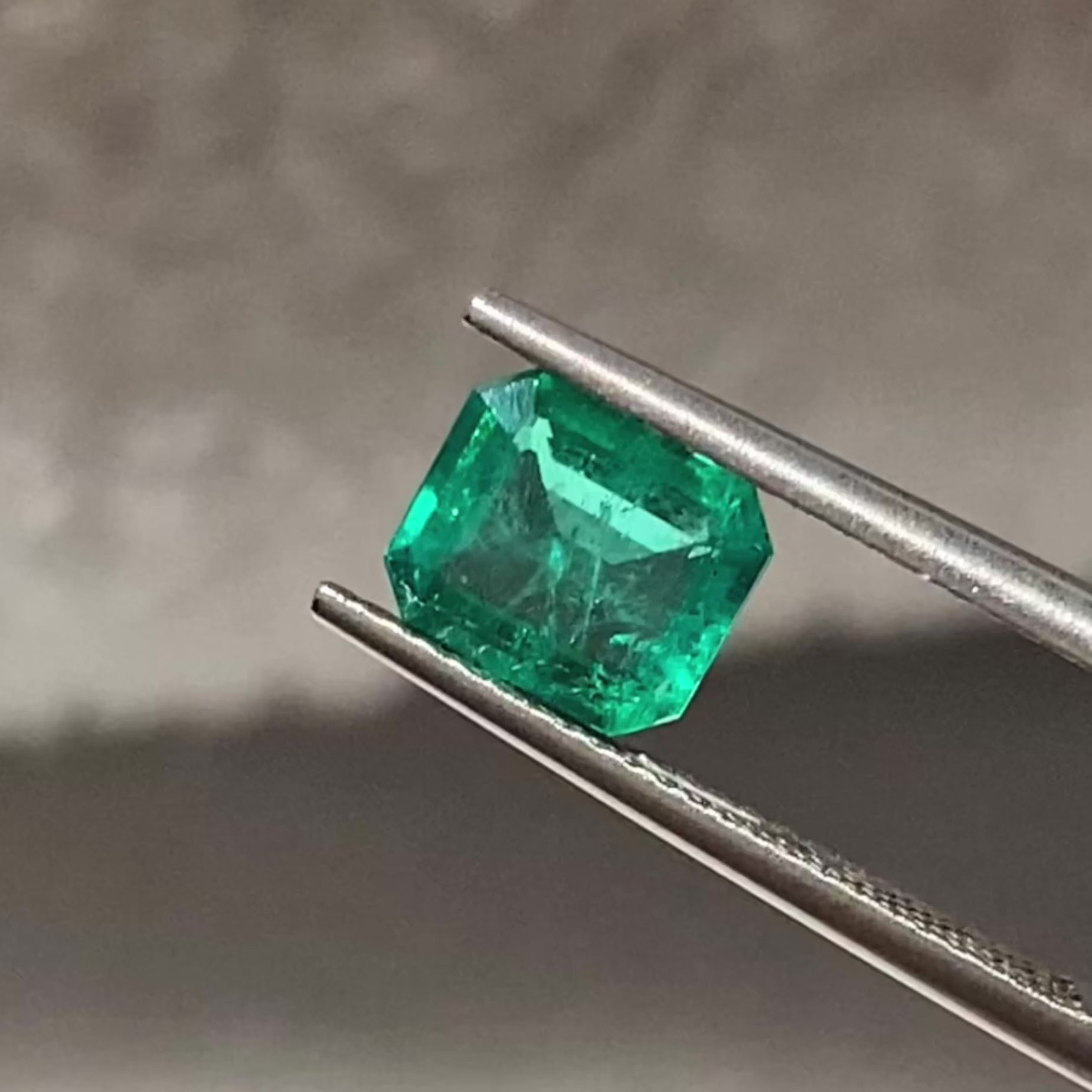 Emerald Natural Colored Gemstone Vivid Green Emerald With Slight Oiling 1.36 CT