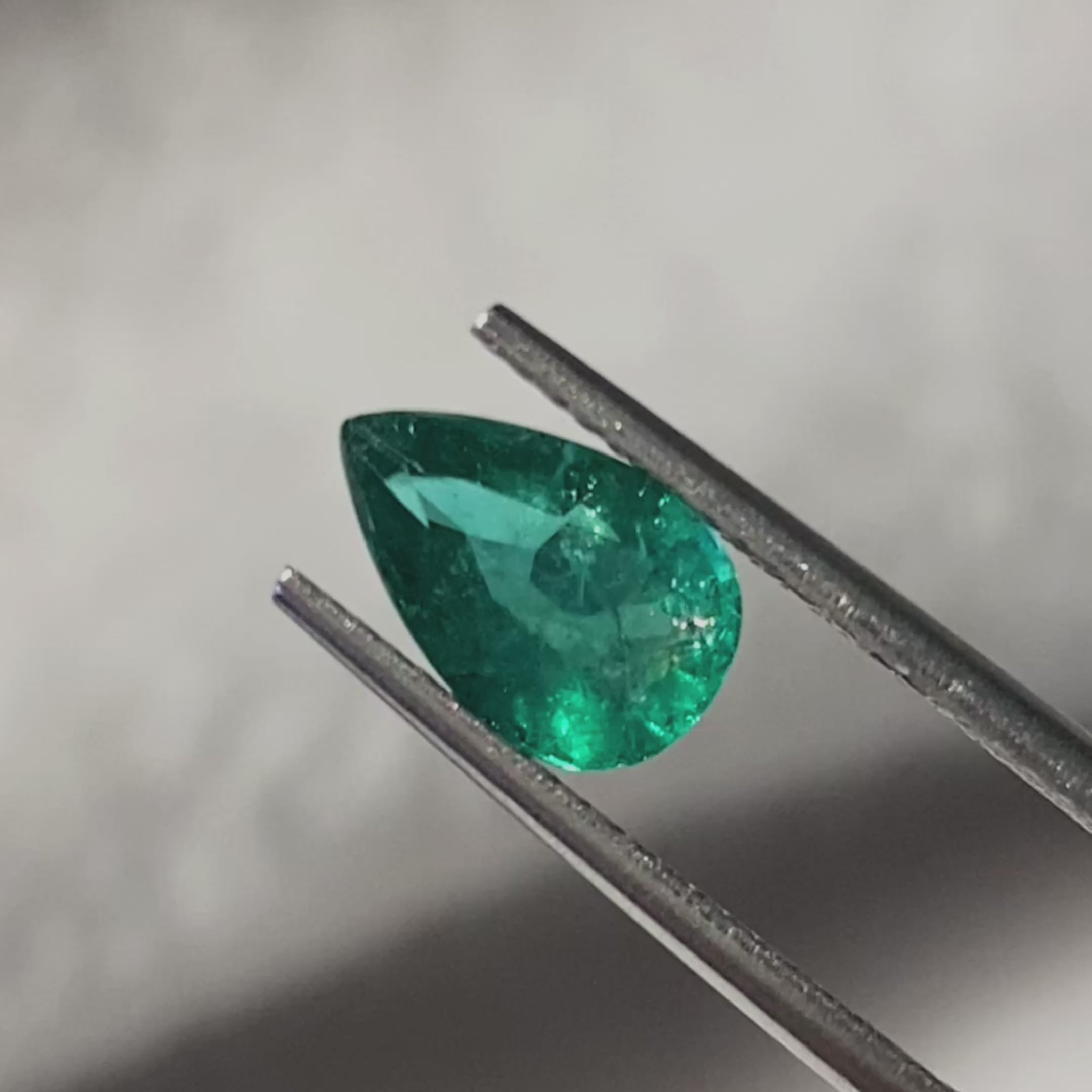 Pear Natural Colored Gemstone Muzo Green Emerald 1.4CT
