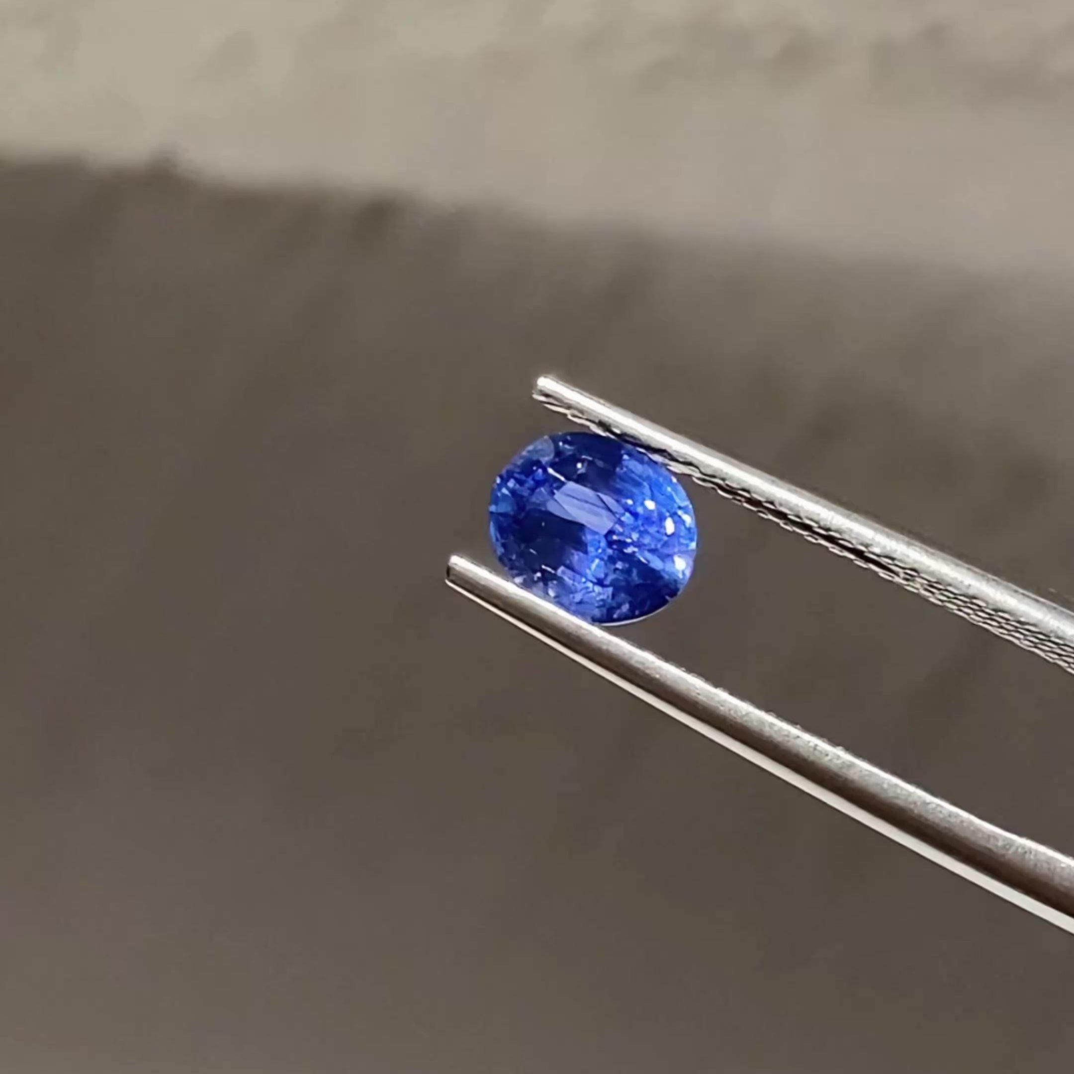 Oval Natural Colored Gemstone Cornflower Blue Sapphire 1.18 CT